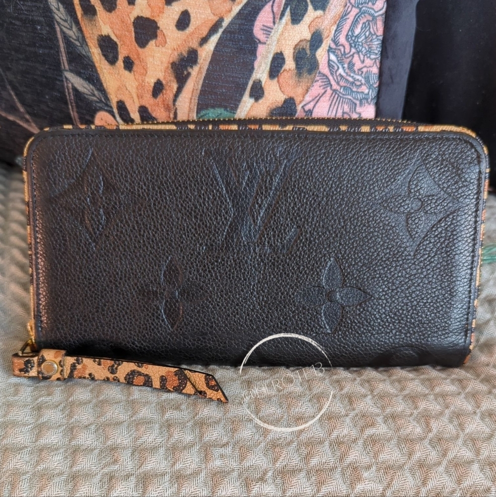 Louis Vuitton Wild At Heart Black Empreinte Zippy